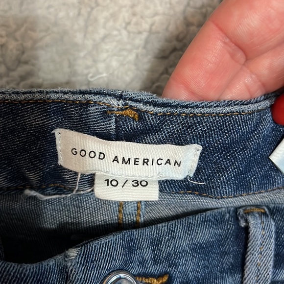 Good American Good Legs Crop - Picture 2 of 6